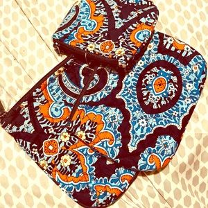 VB makeup bag 3 piece set! NWT